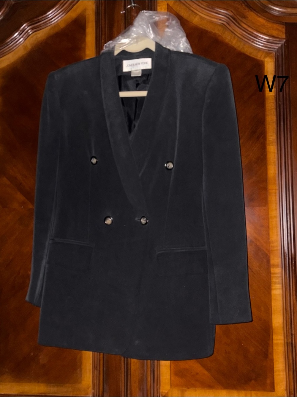 Jones New York Black Double-Breasted Velvet Blazer